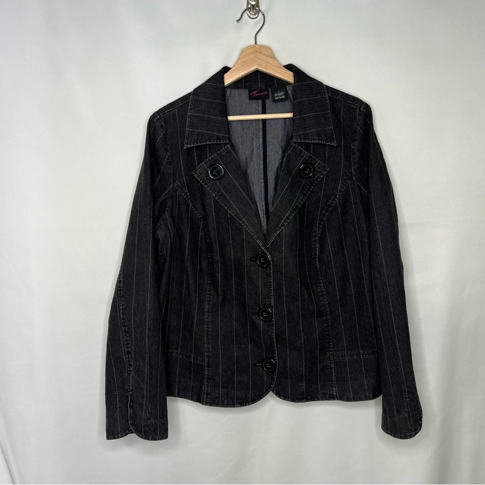 Torrid Black pin stripe jacket size 2